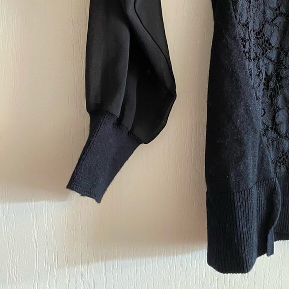 tristan V Neck Flower Detail Blouse with Mesh Sleeves Size M - Picture 3 of 8